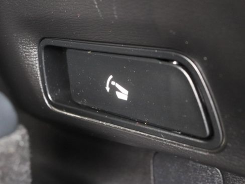 Used 2024 Mitsubishi Outlander AWD image 59