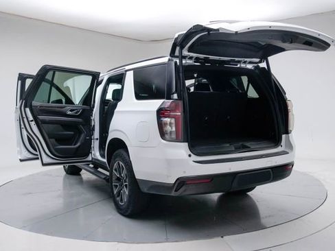 Used 2023 Chevrolet Tahoe Z71 w/ Luxury Package AWD/4WD image 19