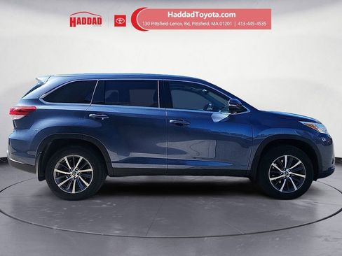 Used 2019 Toyota Highlander XLE AWD/4WD image 7