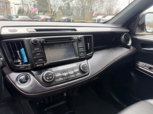 Used 2018 Toyota RAV4 SE w/ Power Extra Value Package image 10