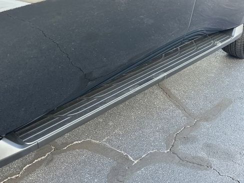 Used 2025 Nissan Armada SV image 9