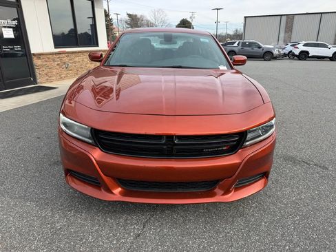 Used 2020 Dodge Charger SXT w/ Driver Convenience Group image 10