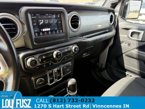 Used 2018 Jeep Wrangler Unlimited Sahara image 19