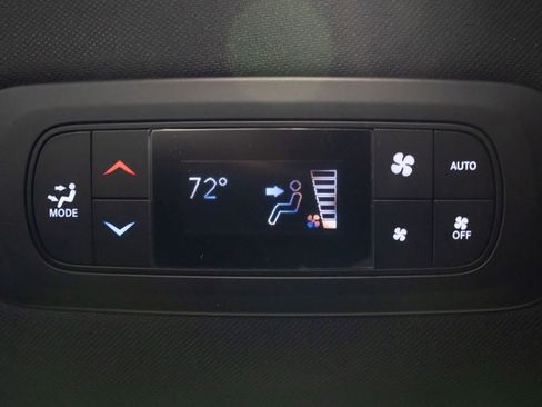 New 2026 Chrysler Pacifica Select image 9