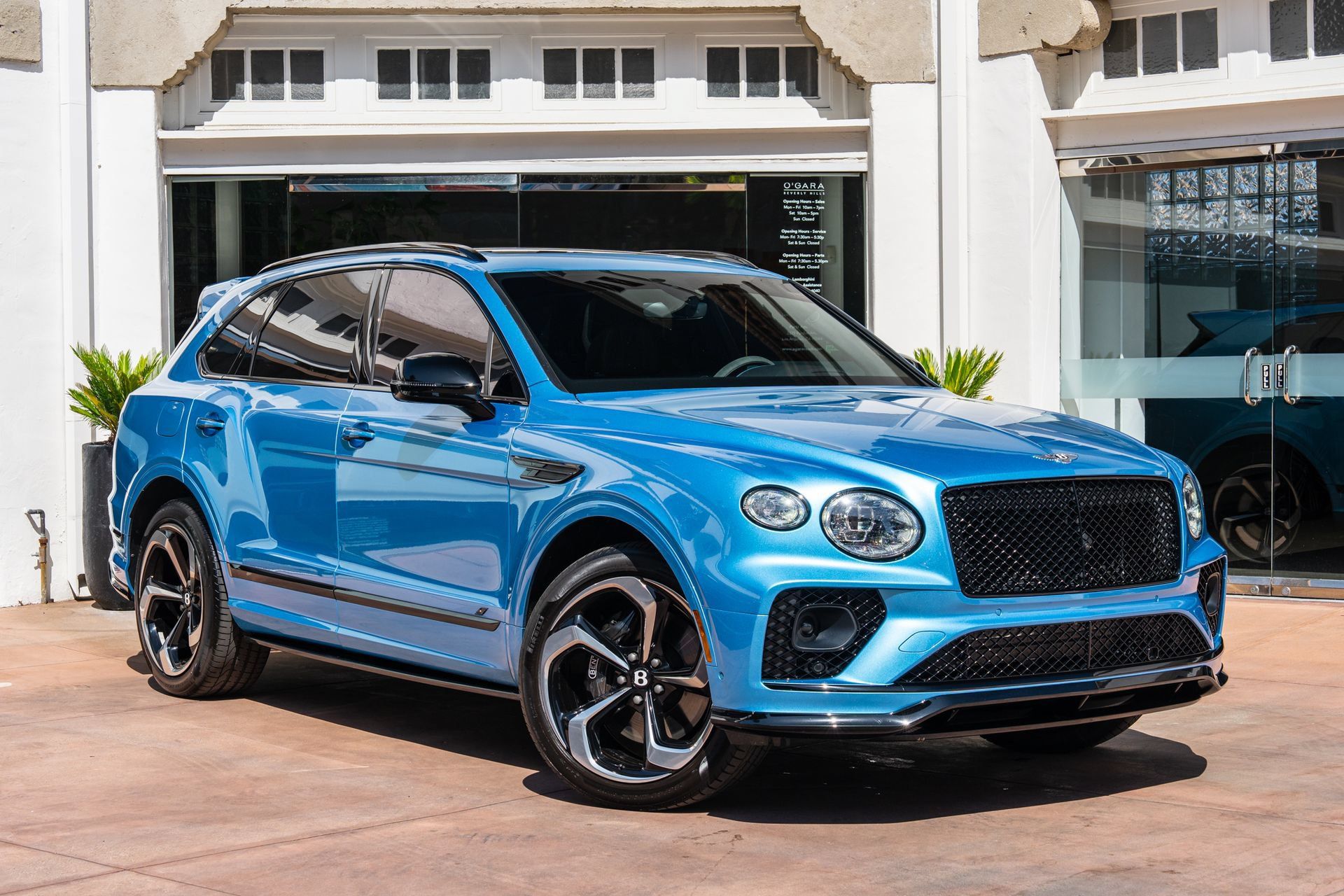 Used 2023 Bentley Bentayga AWD/4WD image 18