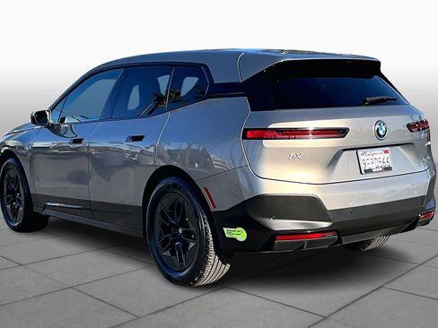 Used 2023 BMW iX xDrive50 image 11