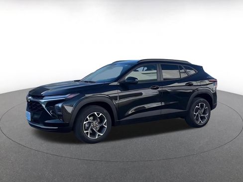 Used 2025 Chevrolet Trax LT image 8