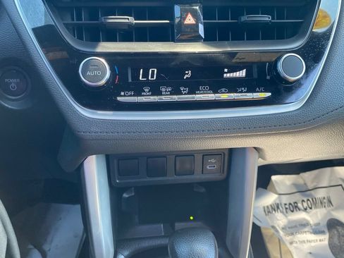Used 2024 Toyota Corolla Cross AWD Hybrid image 24
