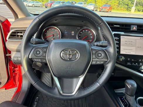 Used 2020 Toyota Camry XSE FWD image 16