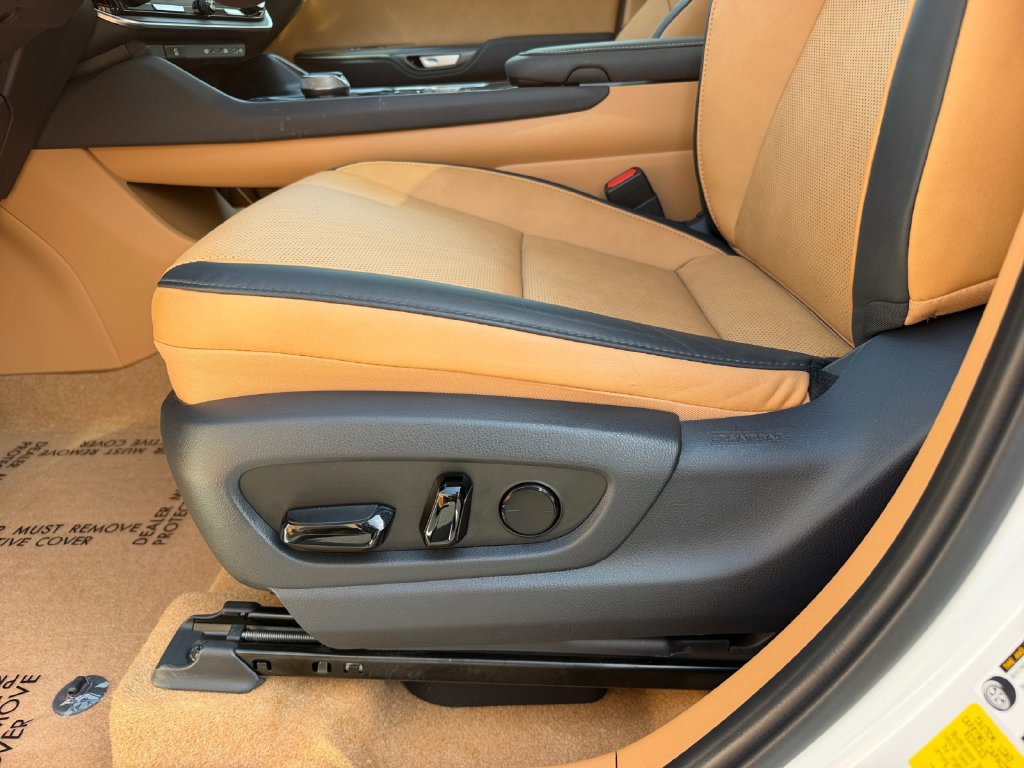 Used 2024 Lexus RZ 300e Premium FWD image 17