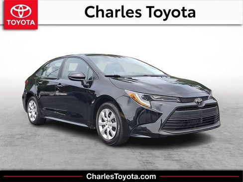 Used 2024 Toyota Corolla LE FWD image 1