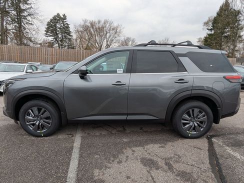 New 2025 Nissan Pathfinder SV w/ SV Premium Package image 8