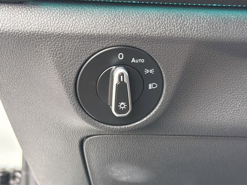 Used 2023 Volkswagen Jetta SEL image 33