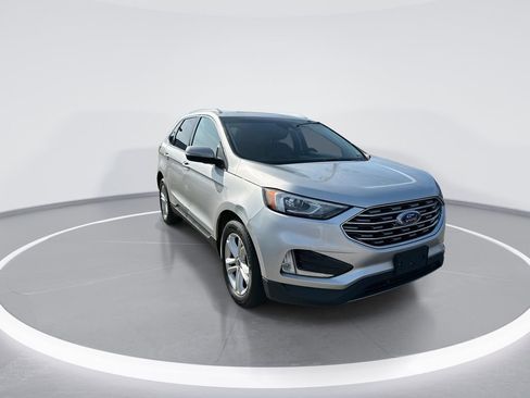 Used 2019 Ford Edge SEL w/ Equipment Group 201A image 3