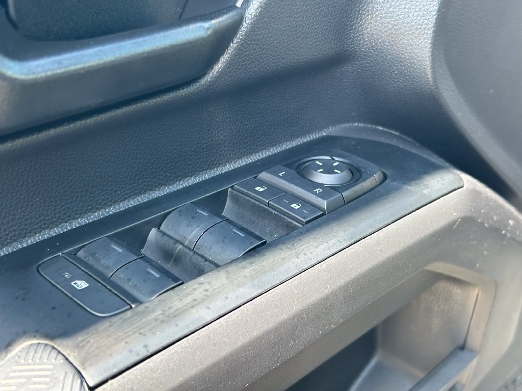 Certified 2025 Toyota Tacoma SR AWD/4WD image 22
