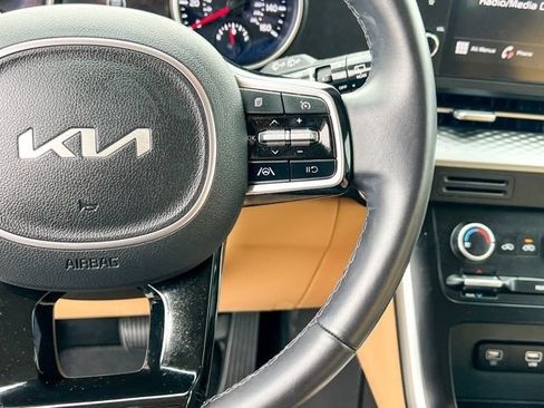 Certified 2024 Kia Carnival LX image 27