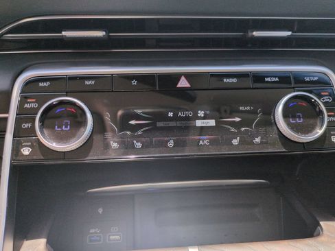 Used 2023 Genesis GV80 3.5T AWD/4WD image 25