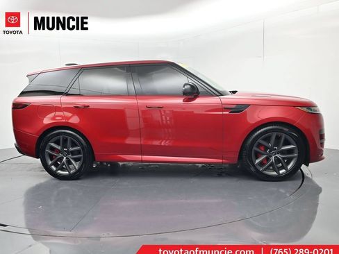 Used 2024 Land Rover Range Rover Sport Dynamic SE AWD/4WD image 1