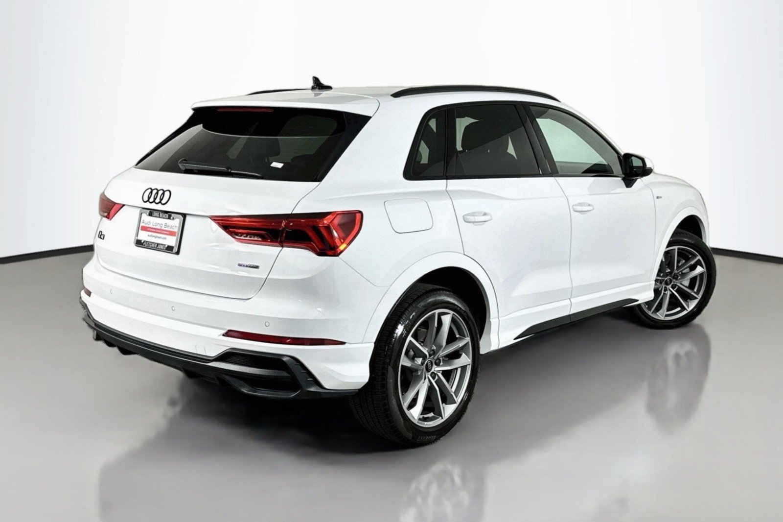 Used 2024 Audi Q3 2.0T Premium w/ Convenience Package AWD/4WD image 14
