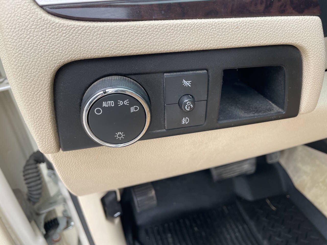 Used 2007 Cadillac Escalade EXT w/ Information Package AWD/4WD image 14