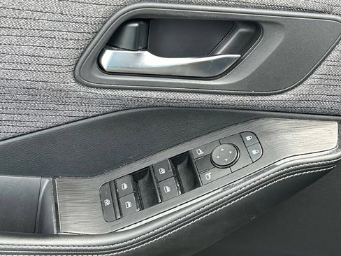 Certified 2023 Nissan Rogue SV FWD image 20