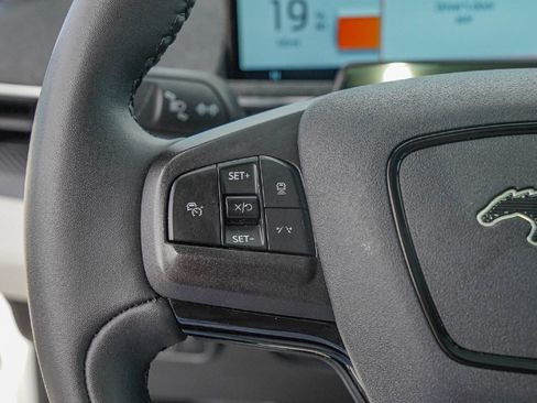 Used 2022 Ford Mustang Mach-E Premium image 11