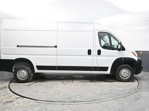 Used 2024 RAM ProMaster 2500 w/ Convenience Group FWD image 8
