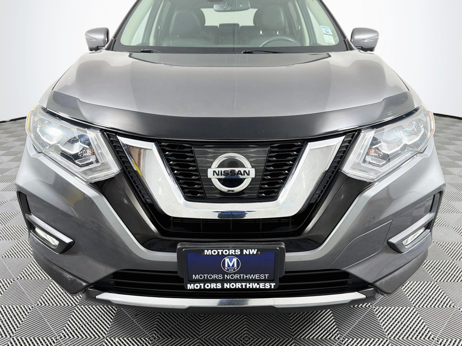 Used 2017 Nissan Rogue Platinum AWD/4WD image 2