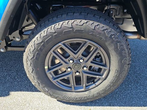 New 2026 Jeep Gladiator Sport image 7