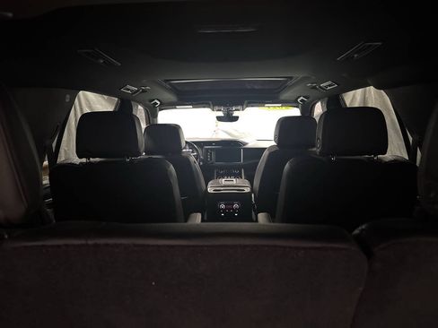 Used 2021 GMC Yukon Denali w/ Denali Premium Package AWD/4WD image 15