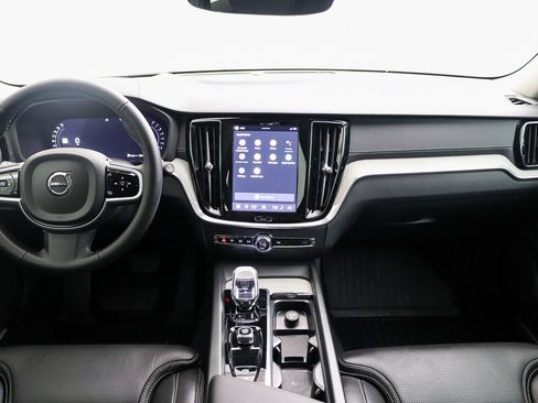 Used 2025 Volvo V60 B5 Cross Country Ultra w/ Protection Package Premier AWD/4WD image 15