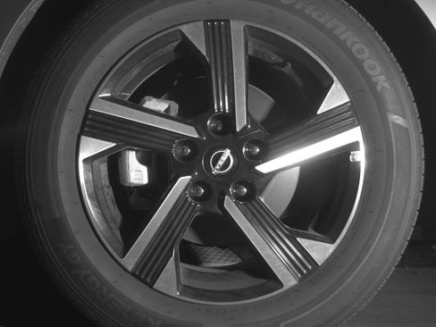 Used 2025 Nissan Sentra SV image 12