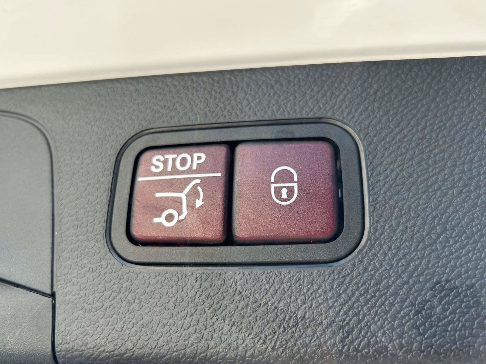 Used 2019 Mercedes-Benz GLC 300 image 13