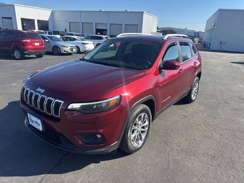 Used 2019 Jeep Cherokee Latitude Plus w/ Comfort/Convenience Group image 7