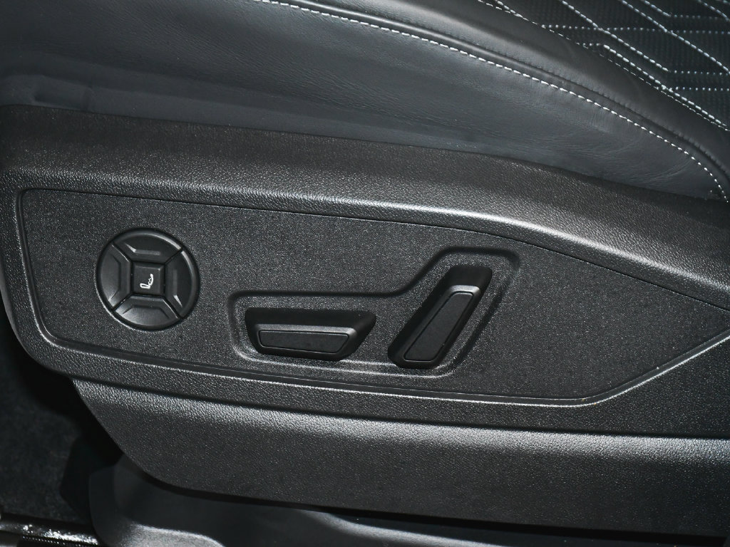 Used 2025 Audi SQ5 Premium Plus w/ Premium Plus Package AWD/4WD image 55