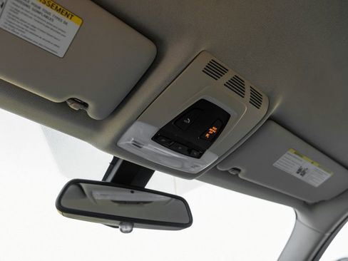 Used 2018 BMW 320i Sedan image 34