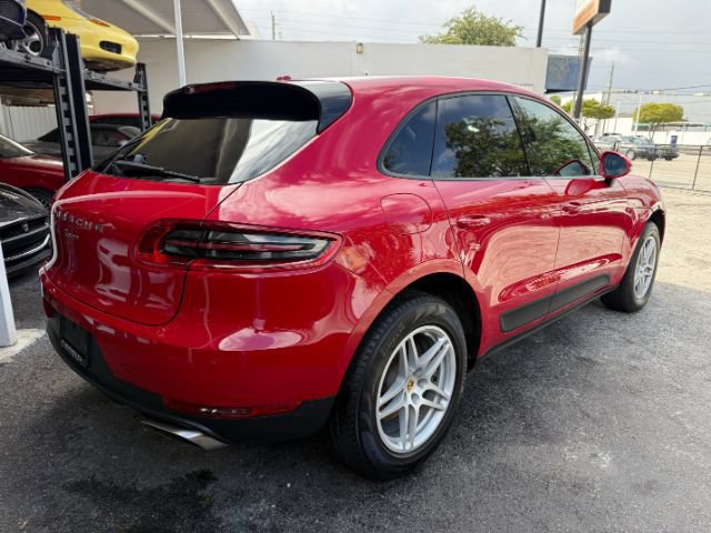 Used 2018 Porsche Macan AWD/4WD image 4