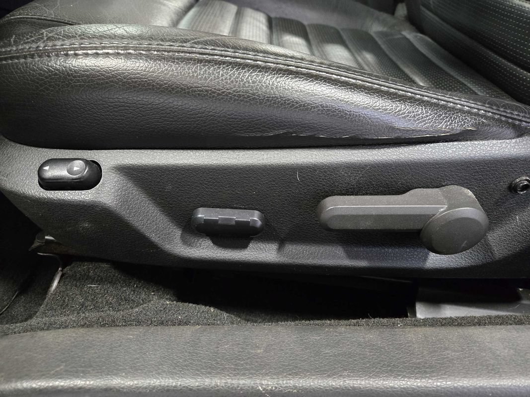Used 2006 Ford Mustang GT RWD image 16