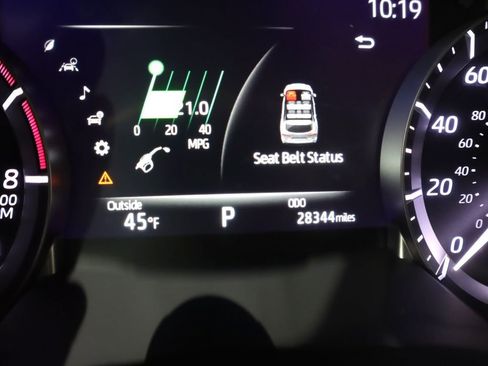 Used 2023 Toyota Highlander XLE image 11