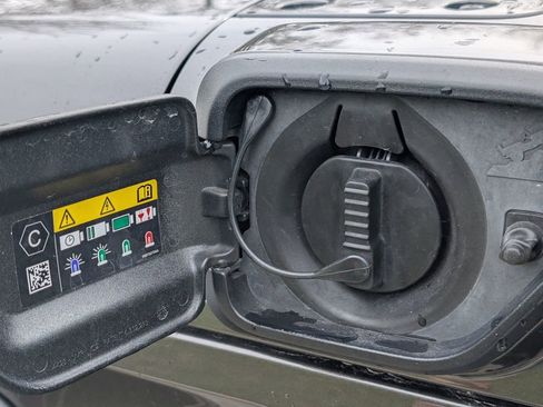 Used 2025 Jeep Wrangler Unlimited Sahara image 26