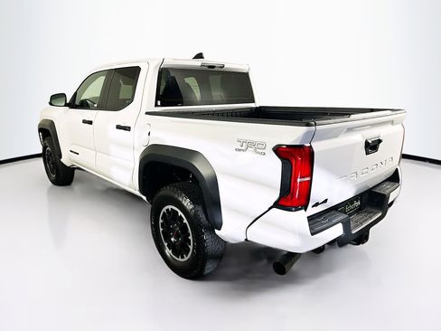 Used 2025 Toyota Tacoma TRD Off-Road AWD/4WD image 5