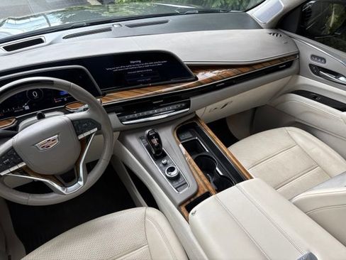 Certified 2024 Cadillac Escalade Sport Platinum w/ LPO, ONYX Package AWD/4WD image 22