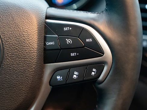 Used 2019 Jeep Grand Cherokee High Altitude AWD/4WD image 16