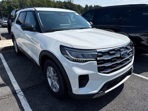Used 2026 Ford Explorer Active RWD image 17