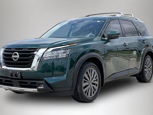 Used 2024 Nissan Pathfinder SL w/ SL Premium Package image 2