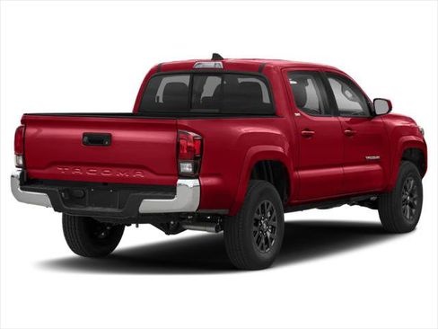 Certified 2021 Toyota Tacoma SR5 image 3