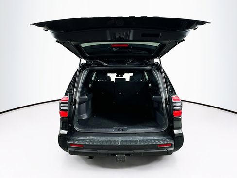 Used 2025 Toyota 4Runner SR5 image 27