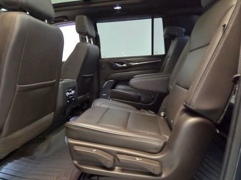 Used 2021 GMC Yukon XL Denali w/ Denali Premium Package AWD/4WD image 12