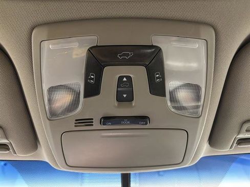 Used 2017 Toyota Sienna XLE w/ XLE Navigation Package image 15