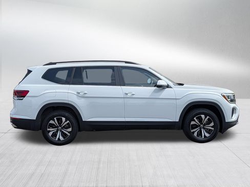Used 2024 Volkswagen Atlas SE AWD/4WD image 8